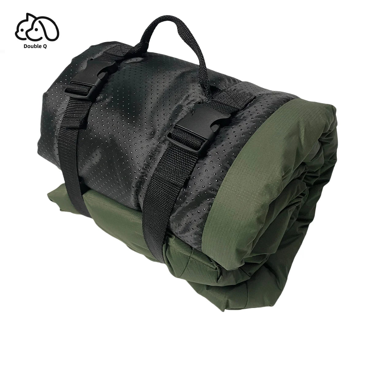Portable outdoor waterproof dog mat