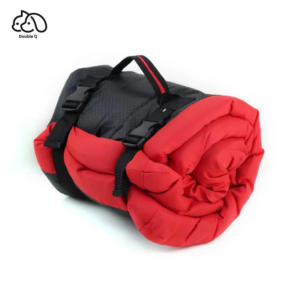 Portable outdoor waterproof dog mat